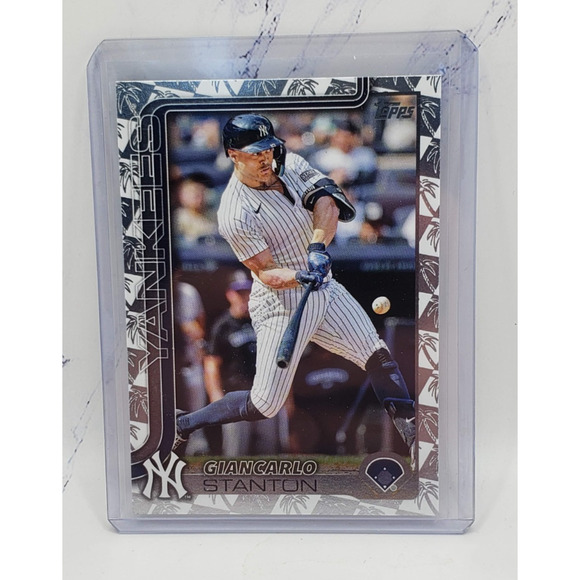 2025 Topps Series 1 Giancarlo Stanton SP Palm Tree foil Border - Picture 1 of 4
